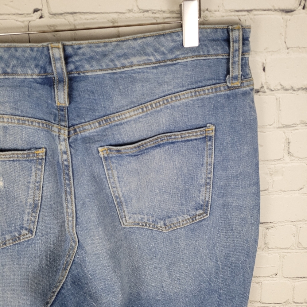 UNIVERSAL THREAD | high rise straight distressed raw hem mom jeans